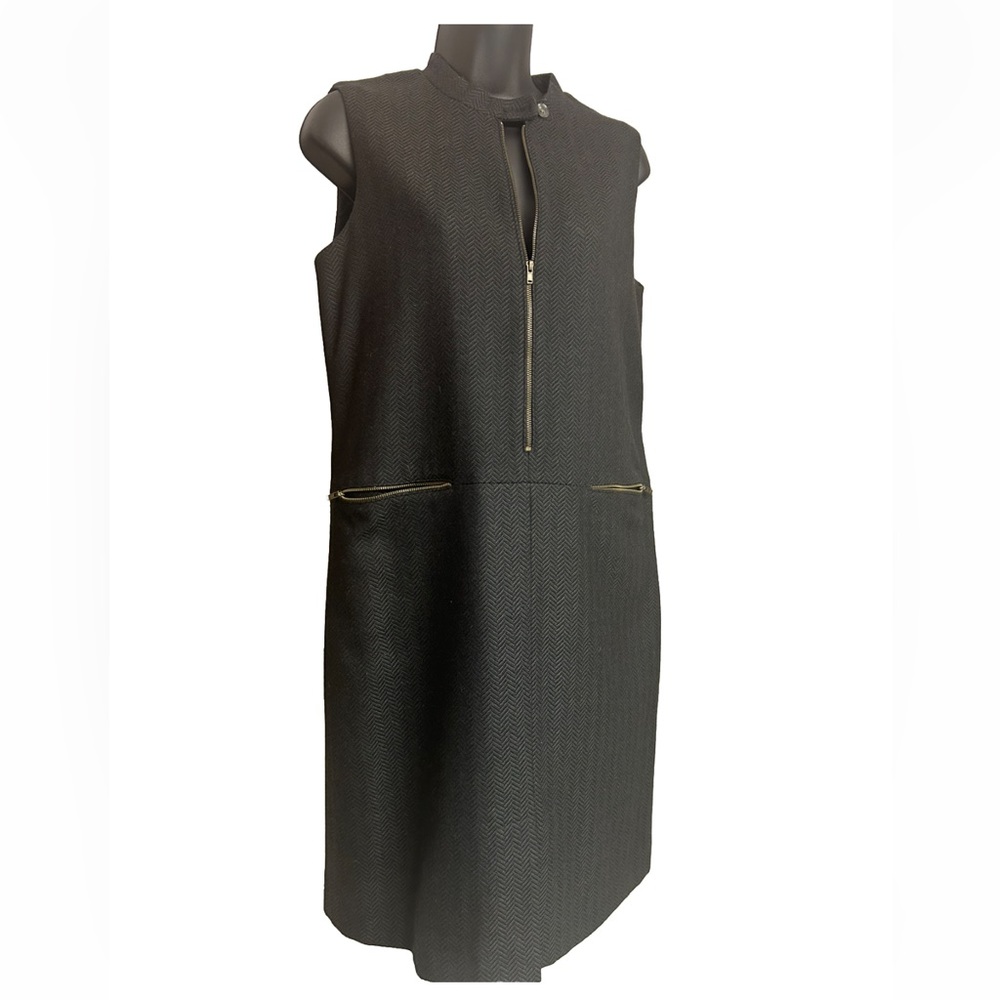 Harvé Benard Grey 100% Wool Elegant Shift Dress Size 6 Petite. Front Pockets.